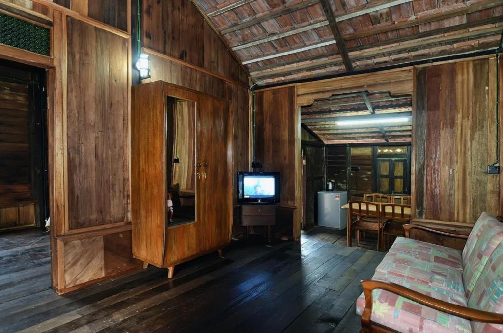 Oyo Home 90745 Desa Balqis Beach Resort Malacca Exterior foto