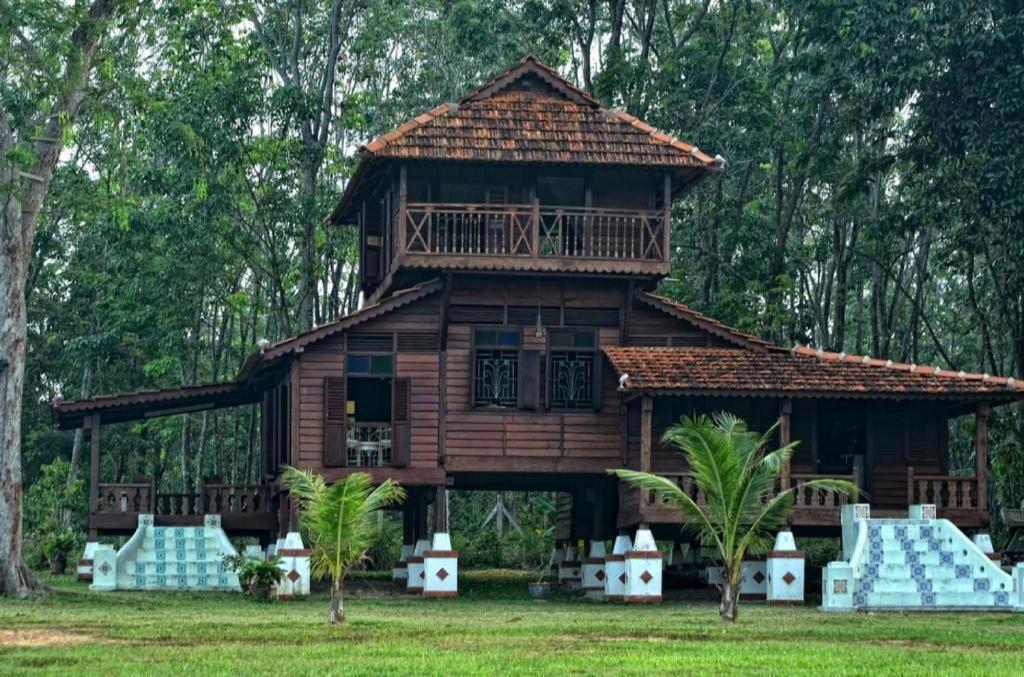 Oyo Home 90745 Desa Balqis Beach Resort Malacca Exterior foto